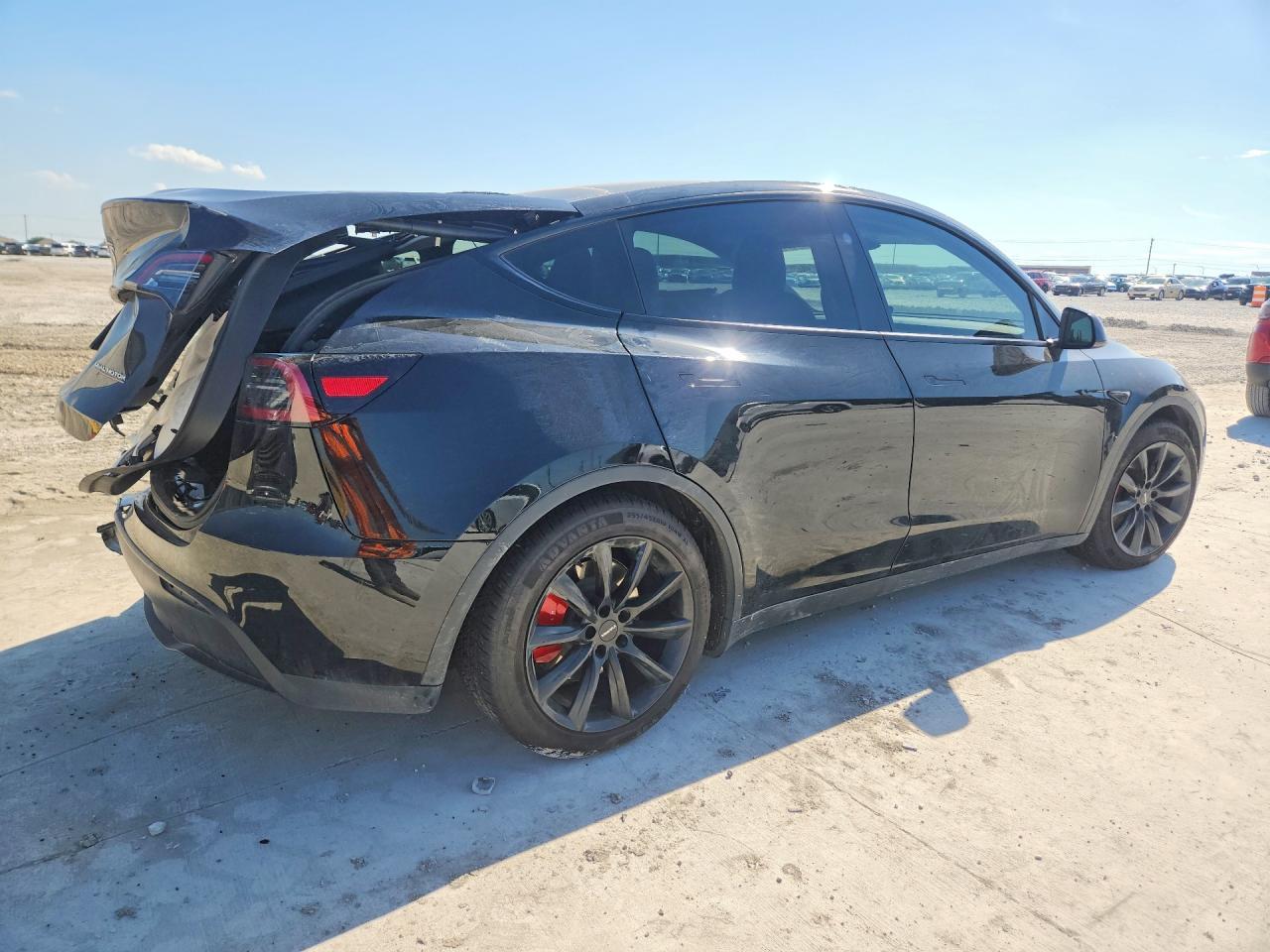2024 Tesla Model Y - Фото 3