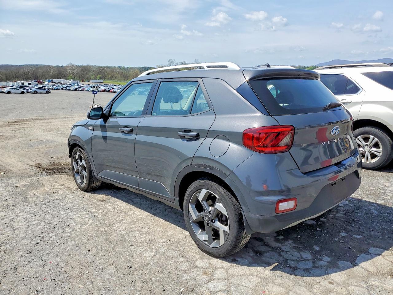 2023 Hyundai Venue Sel - Фото 2