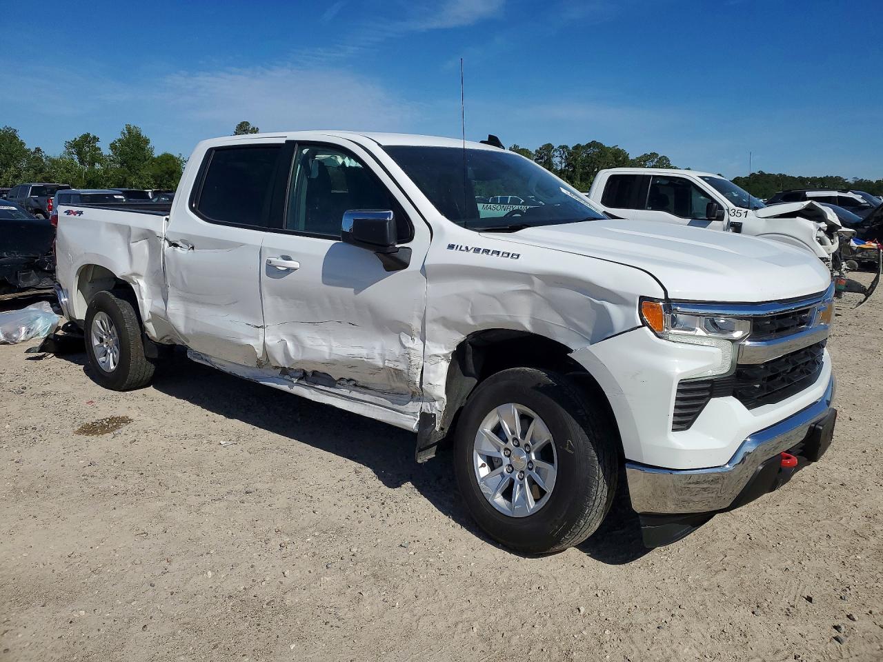2025 Chevrolet Silverado K1500 Lt - Image 4
