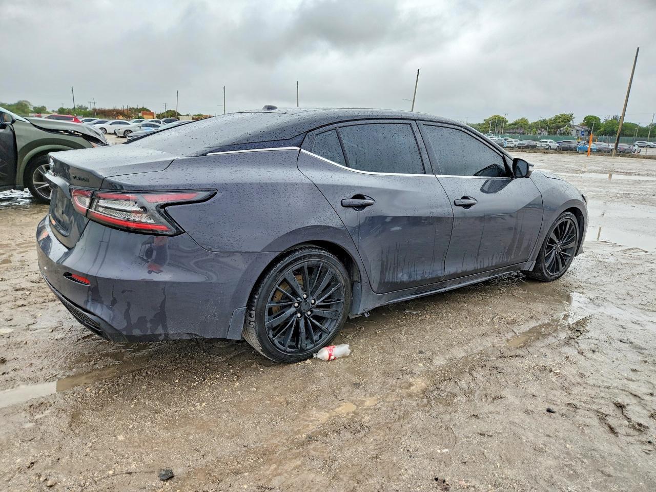 2021 Nissan Maxima Platinum - Image 3