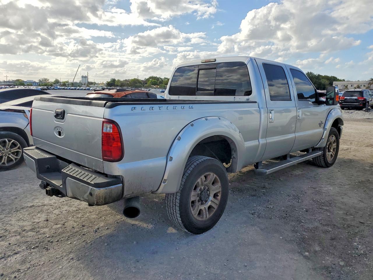 2013 Ford F250 Super Duty - Фото 3