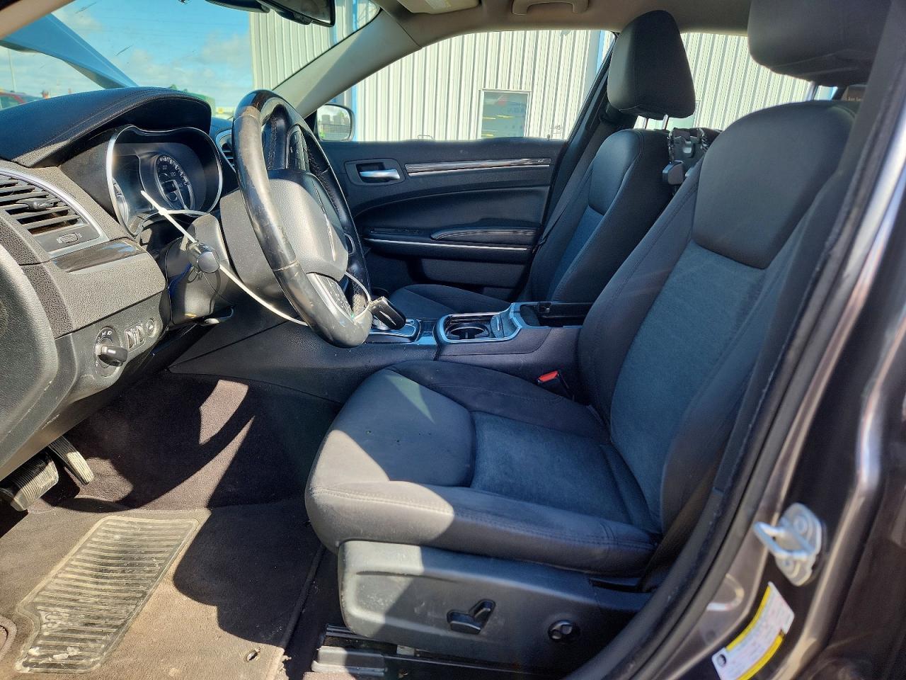 2018 Chrysler 300 Touring - Фото 7