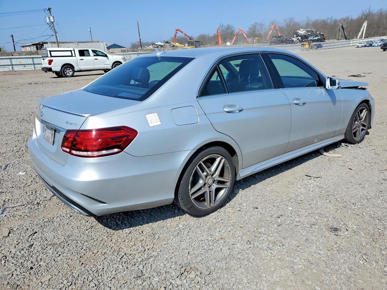 2014 Mercedes Benz E 350 4Matic - Фото 3