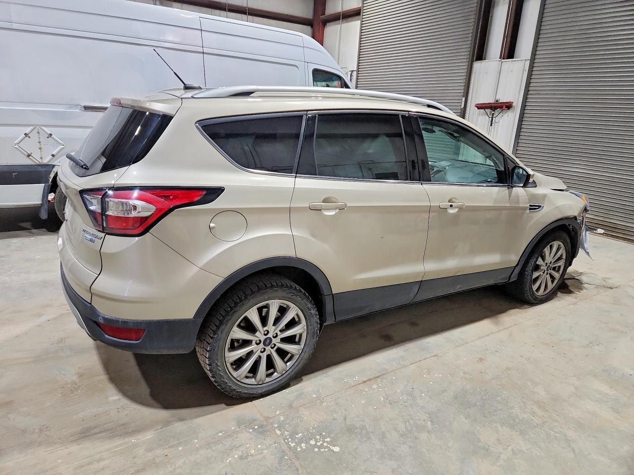 2017 Ford Escape Titanium - Фото 3