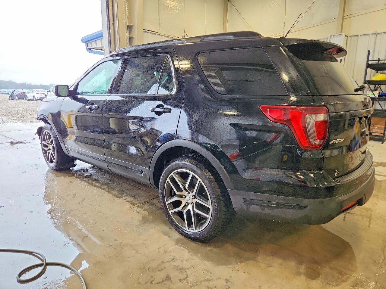 2018 Ford Explorer Sport - Фото 2