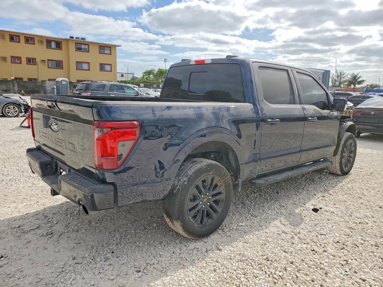 2024 Ford F150 Xlt - Фото 3