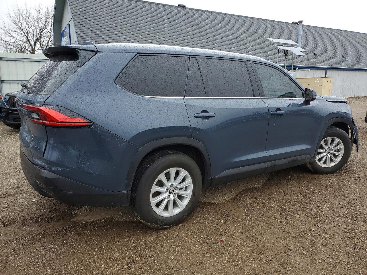 2024 Toyota Grand Highlander Xle - Image 3