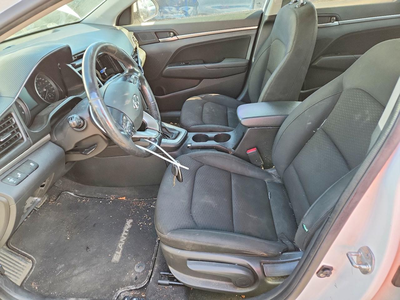 2020 Hyundai Elantra - Image 7