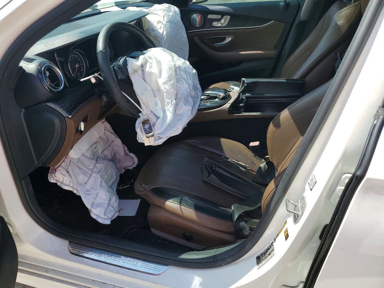 2017 Mercedes-Benz E 300 - Фото 7