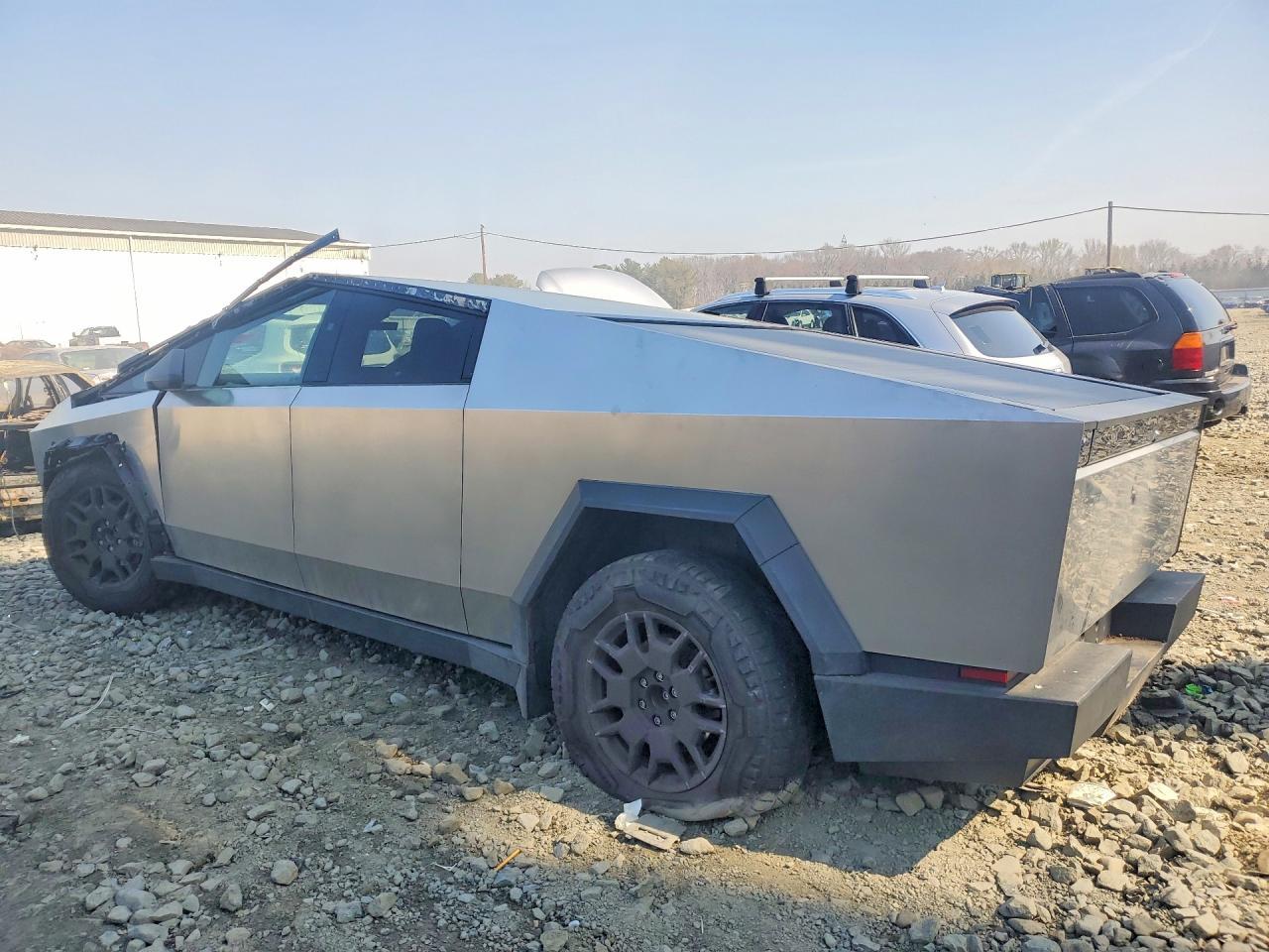 2024 Tesla Cybertruck - Фото 2