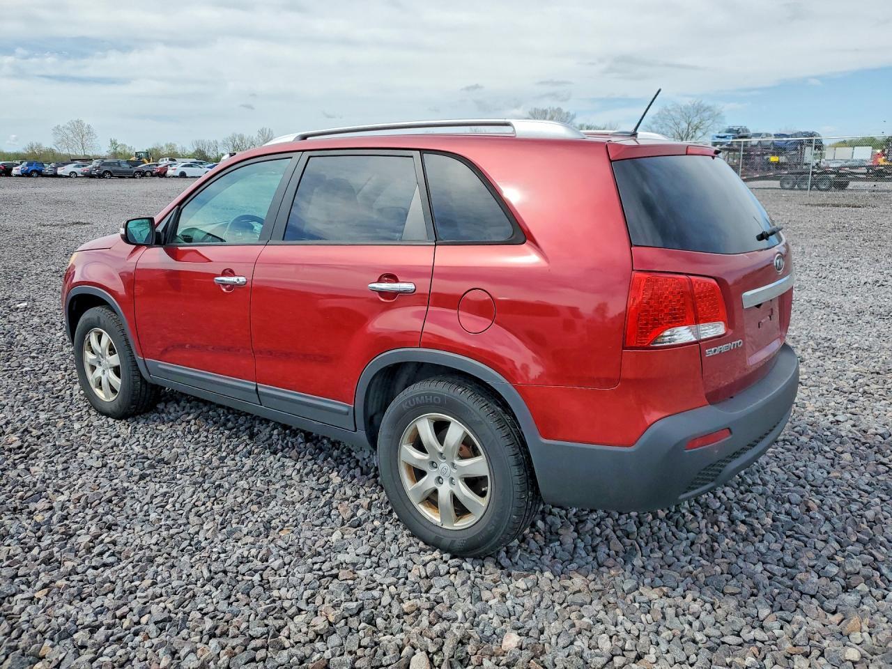 2011 Kia Sorento - Image 2