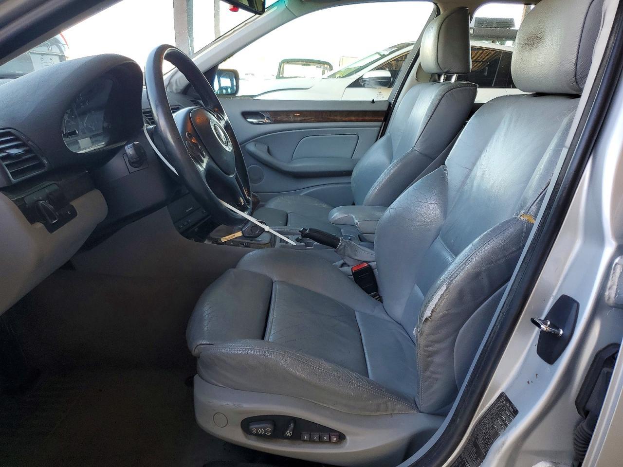 2001 BMW 325 It - Фото 7
