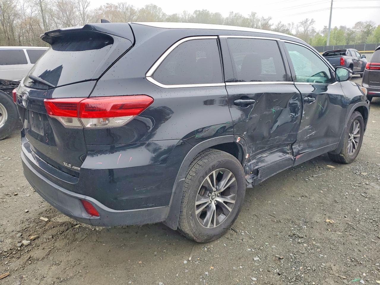 2017 Toyota Highlander Xle - Image 3