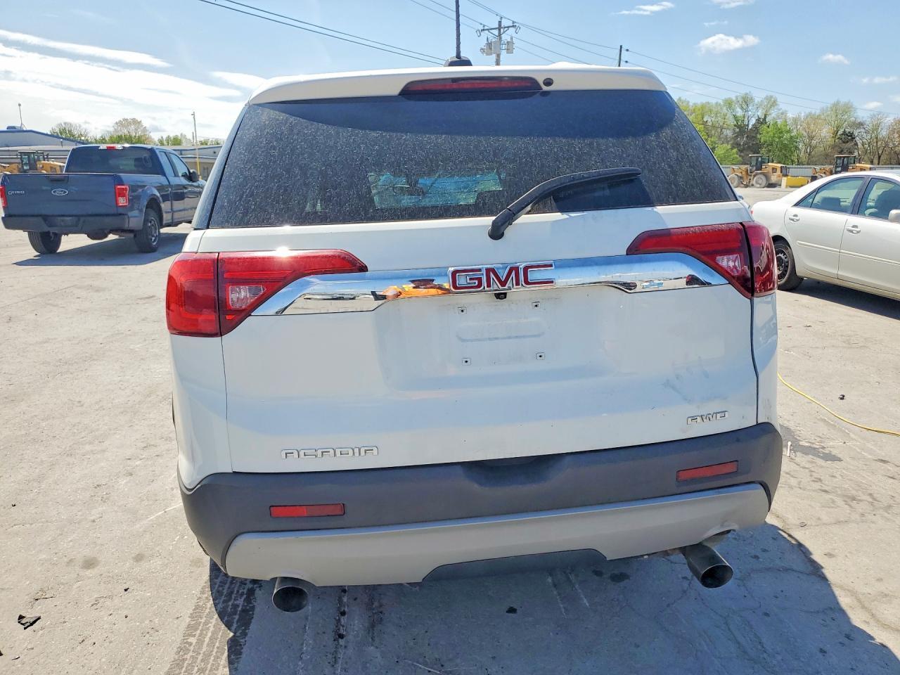 2018 GMC Acadia Sle - Image 6