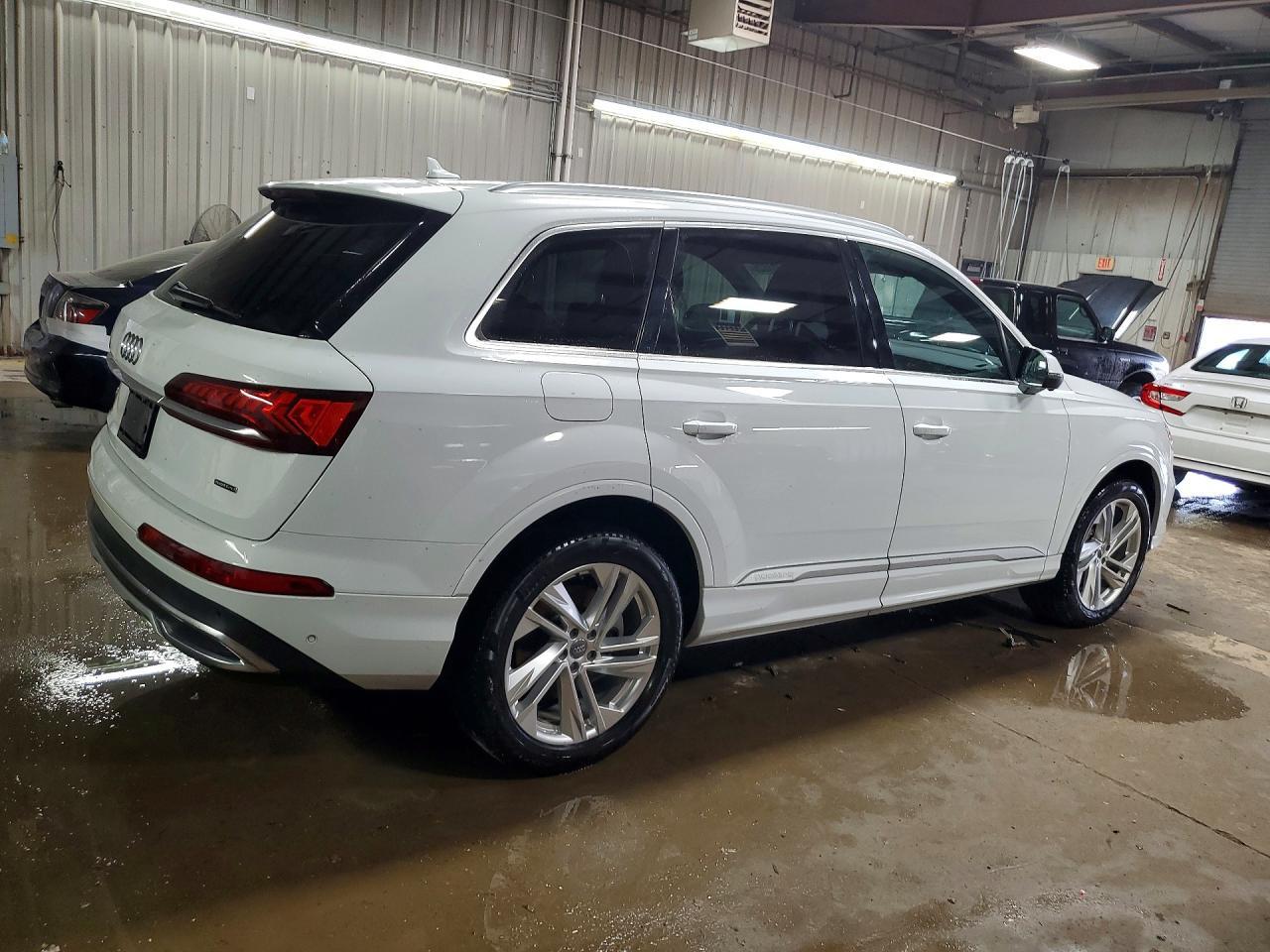 2021 Audi Q7 Premium Plus - Image 3