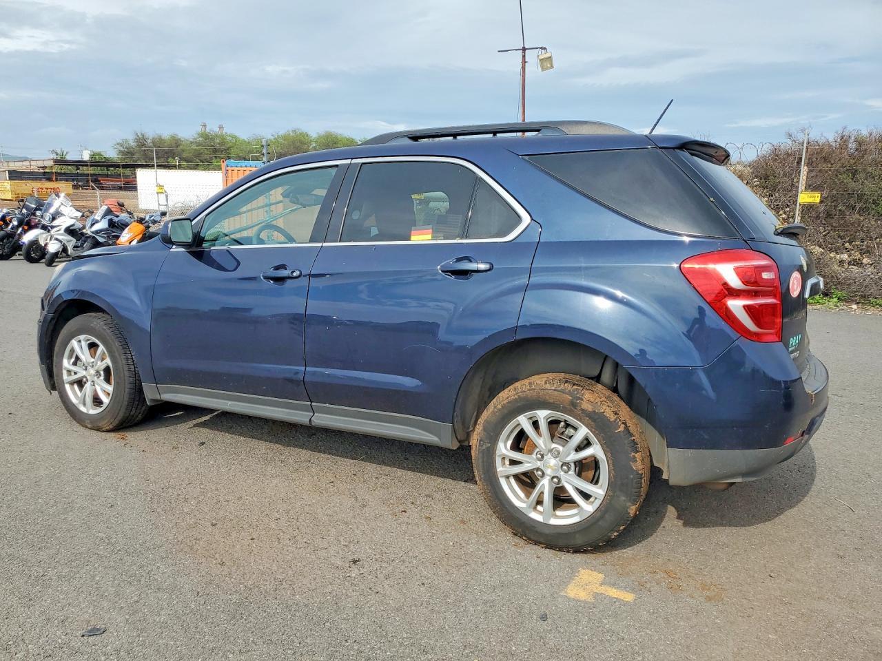 2017 Chevrolet Equinox Lt - Image 2