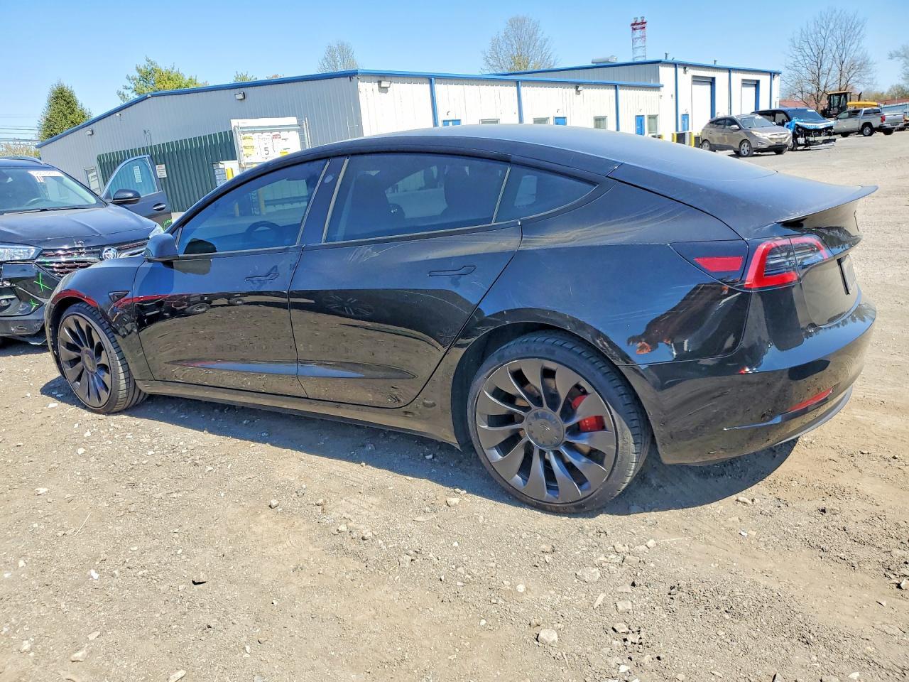 2023 Tesla Model 3 - Фото 2