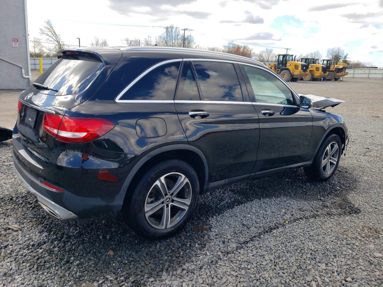 2018 Mercedes-Benz Glc 300 4Matic - Image 3