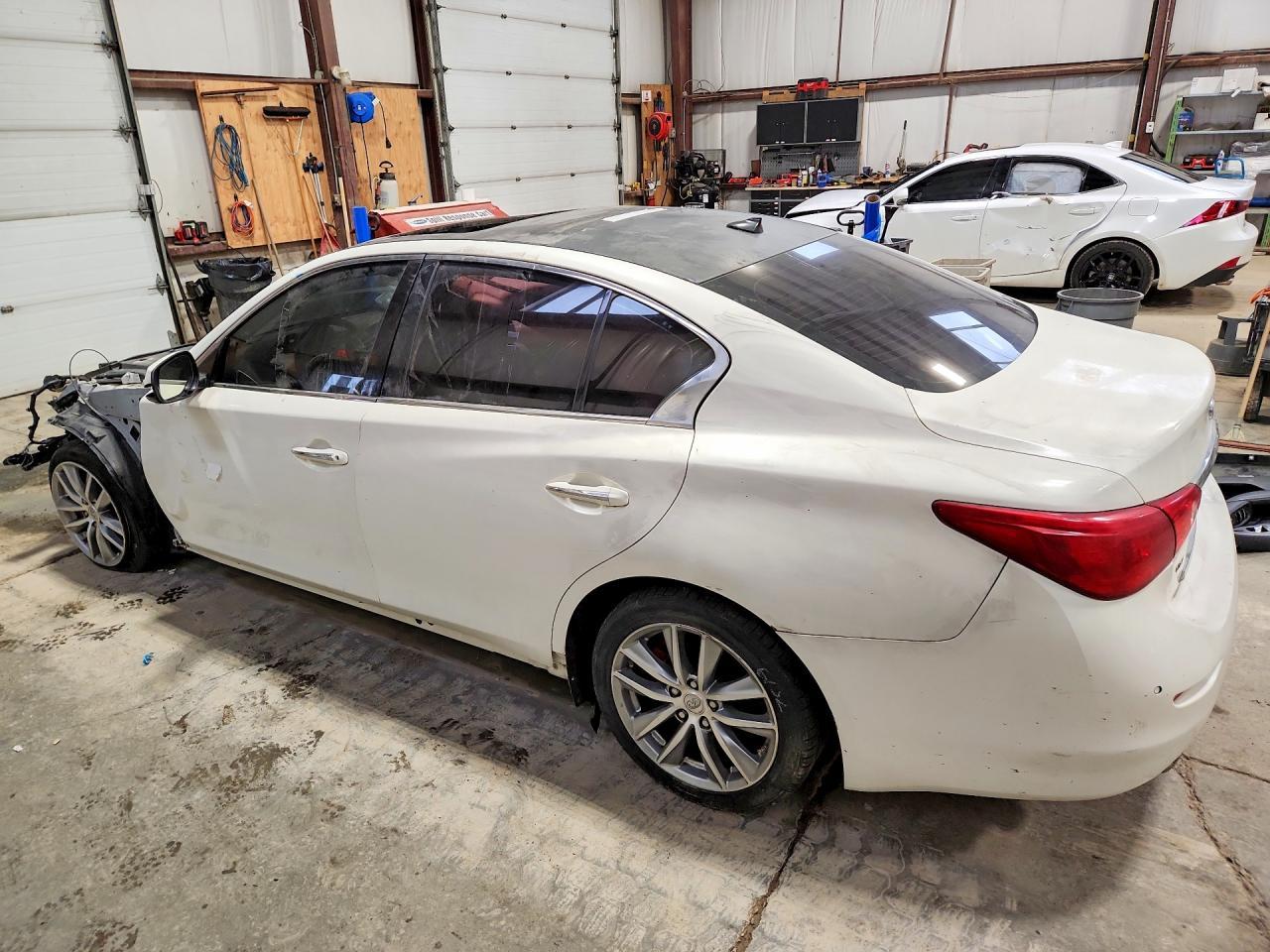 2016 Infiniti Q50 2.0T - Фото 2