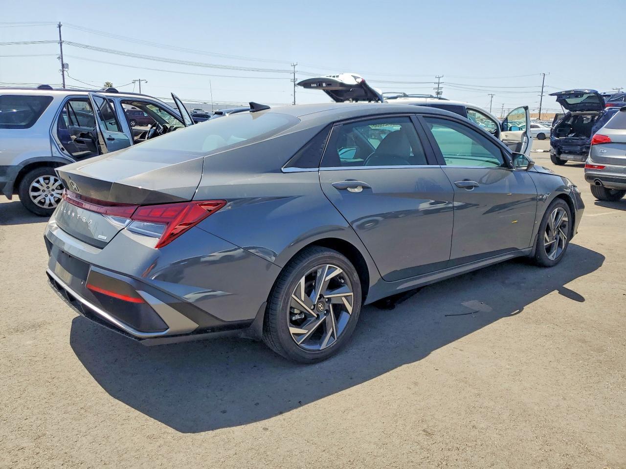2024 Hyundai Elantra Limited - Фото 3