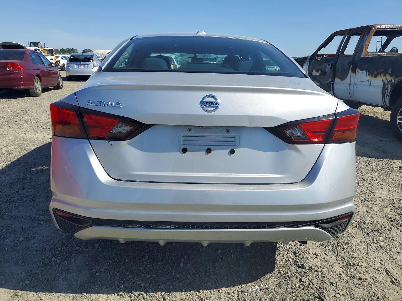 2020 Nissan Altima S - Фото 6