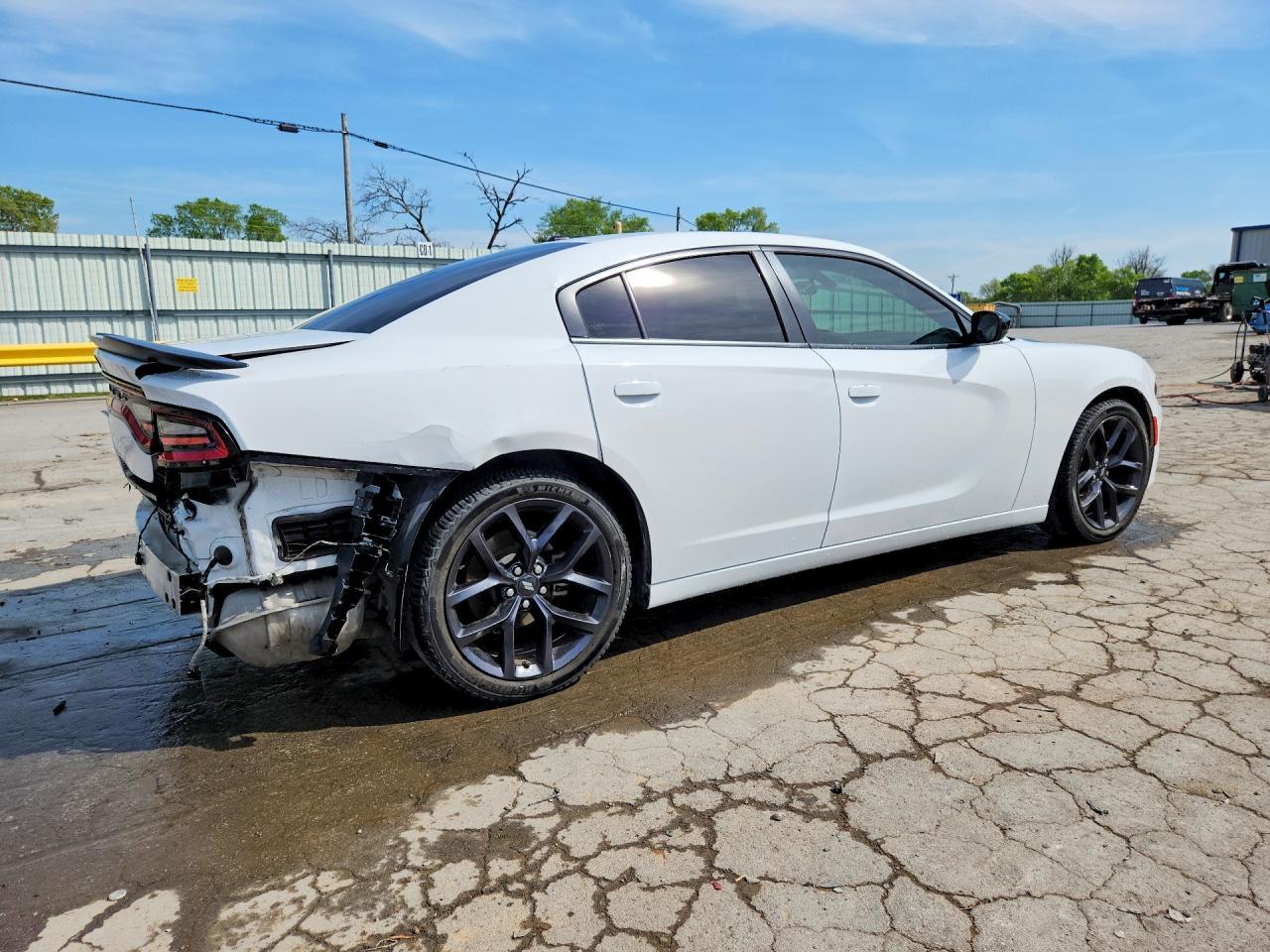 2021 Dodge Charger Sxt - Image 3