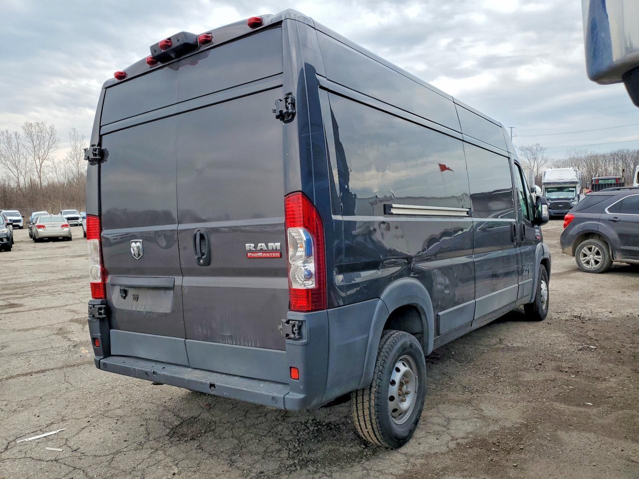 2018 Ram Promaster 2500 Delivery Van - Фото 3