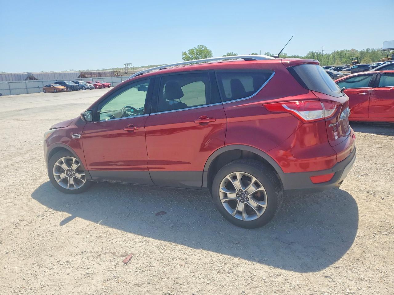 2015 Ford Escape Titanium - Фото 2