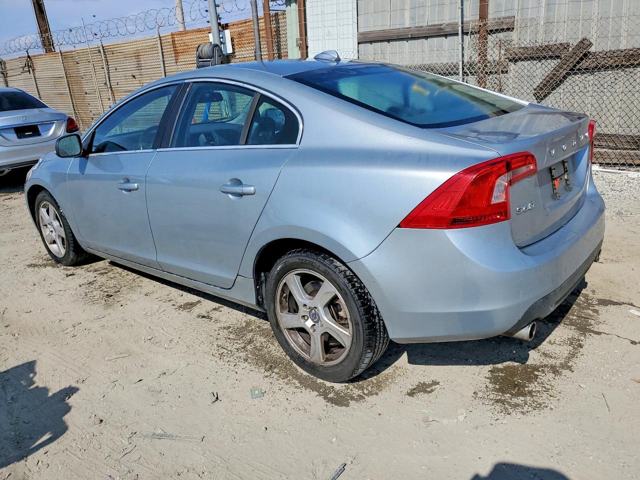 2013 Volvo S60 T5 - Фото 2