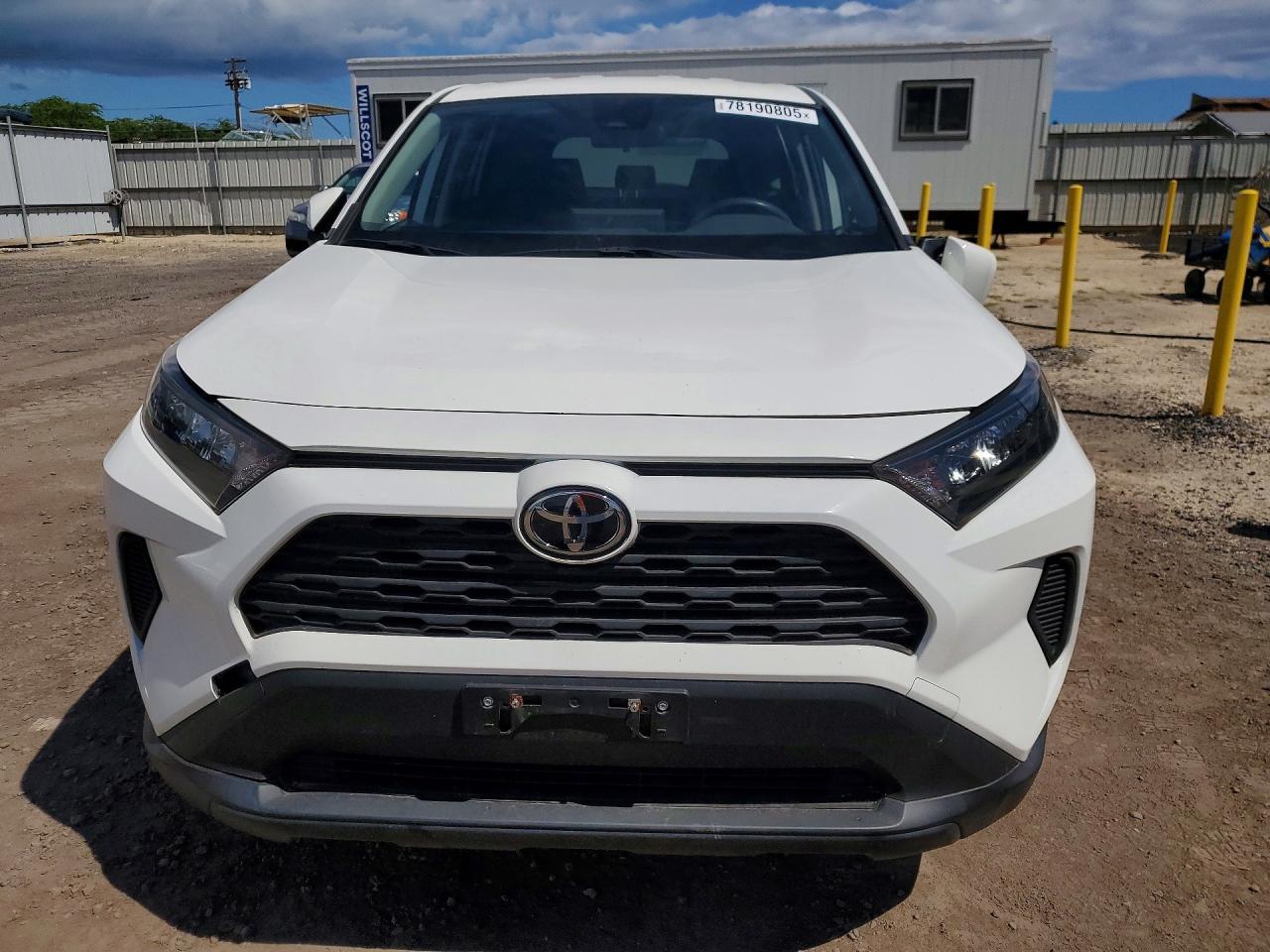 2022 Toyota Rav4 Le - Image 5