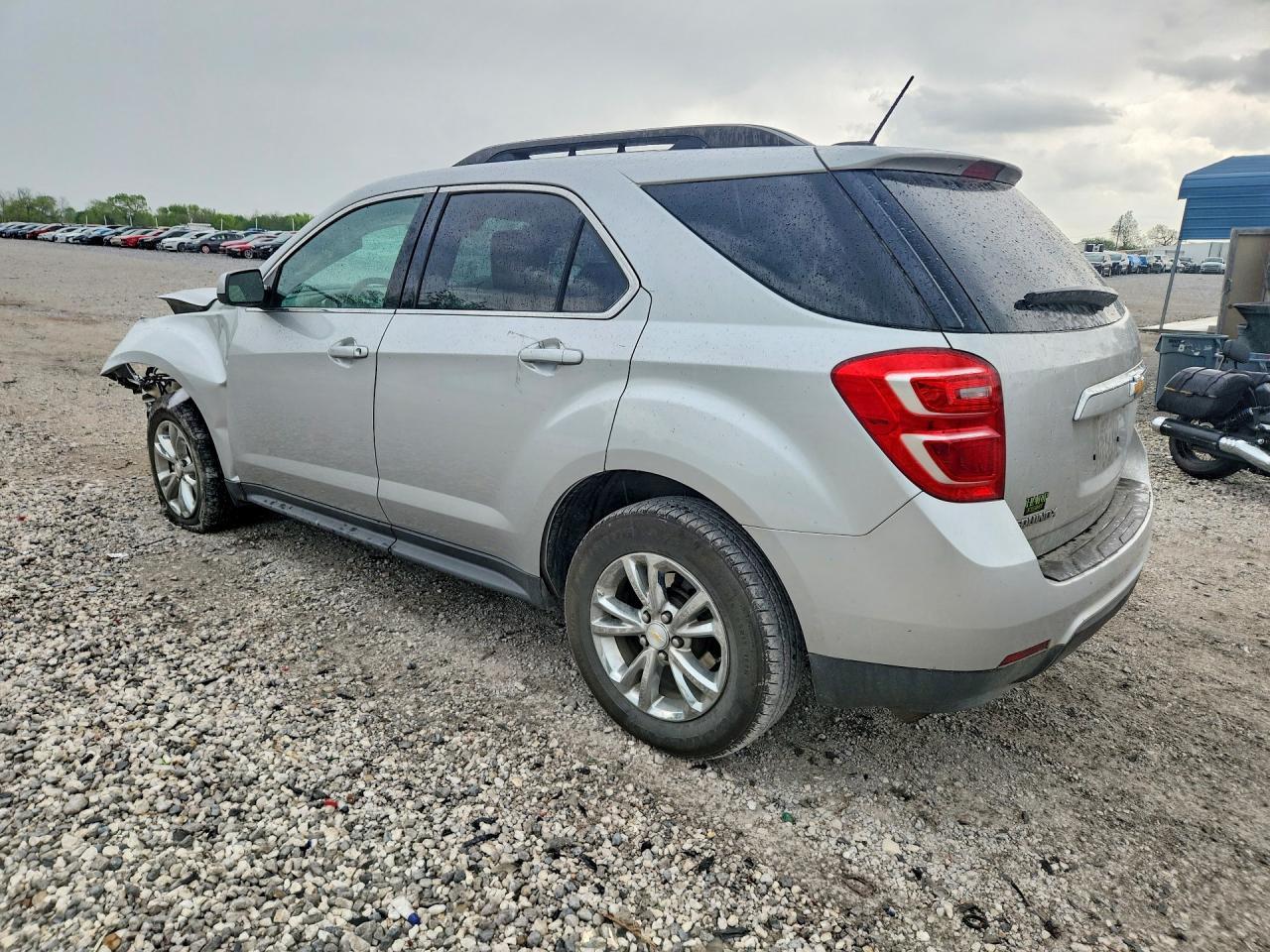 2017 Chevrolet Equinox Lt - Image 2