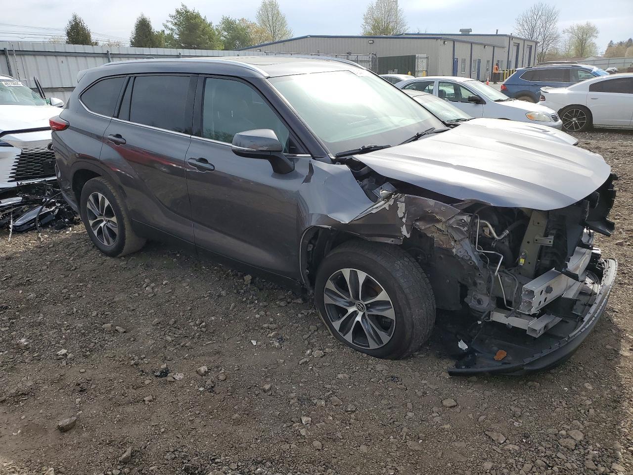 2021 Toyota Highlander Xle - Image 4