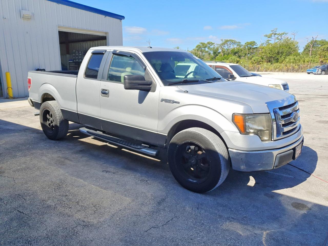2009 Ford F150 Super Cab - Image 4