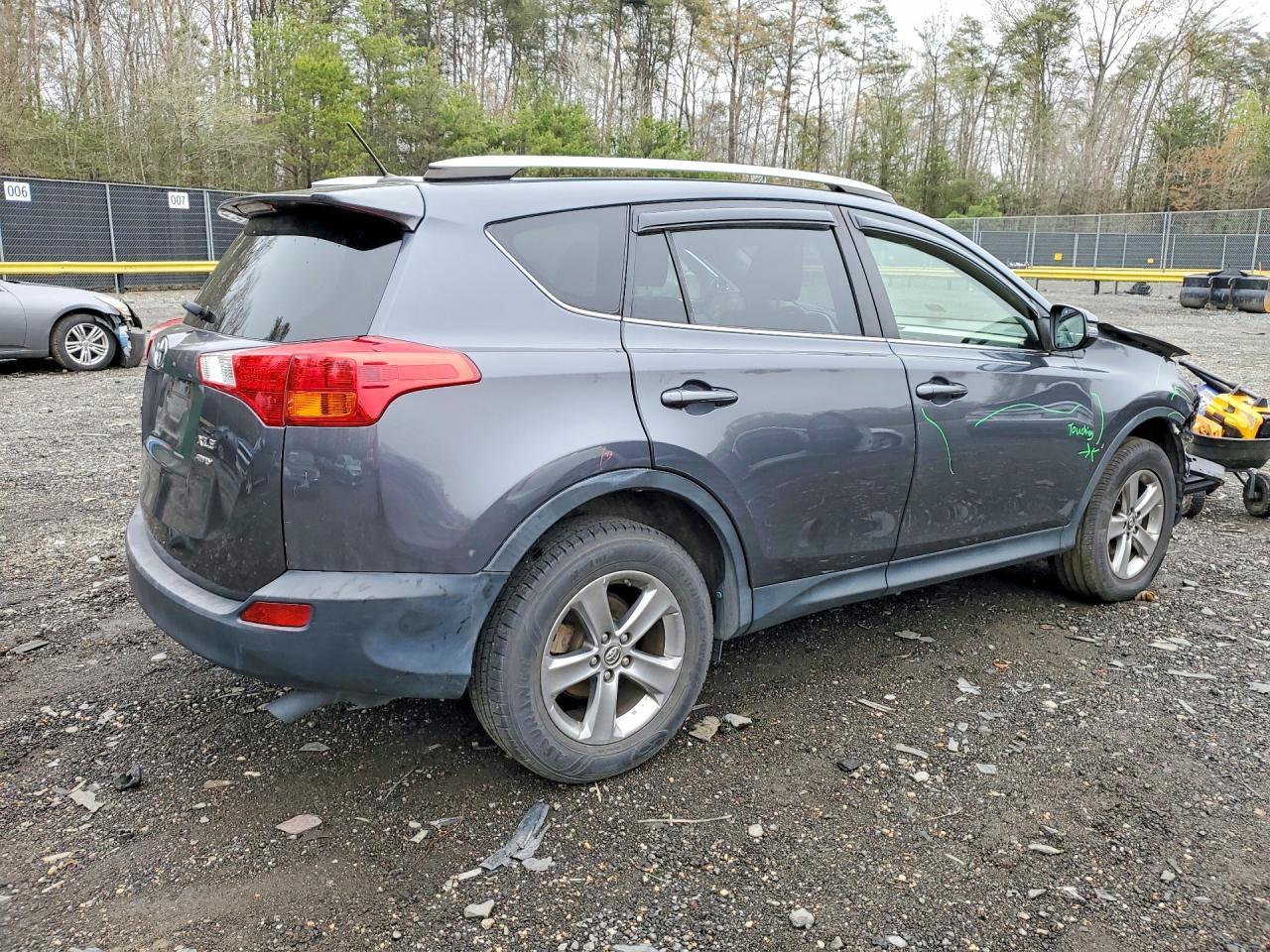 2015 Toyota Rav4 Xle - Фото 3