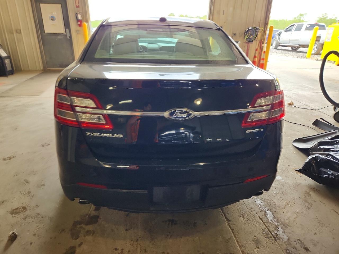 2016 Ford Taurus Se - Фото 6