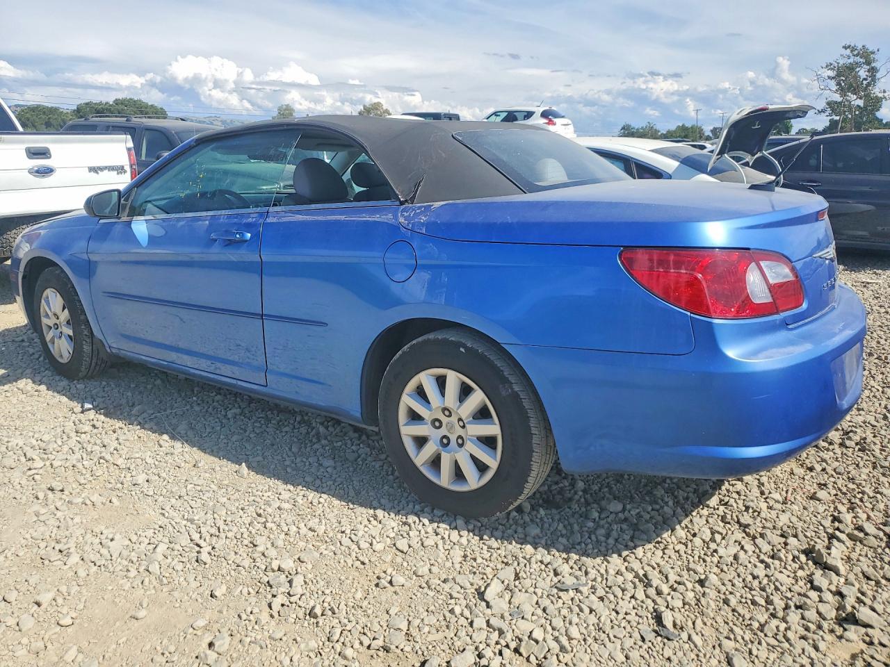 2008 Chrysler Sebring - Image 2