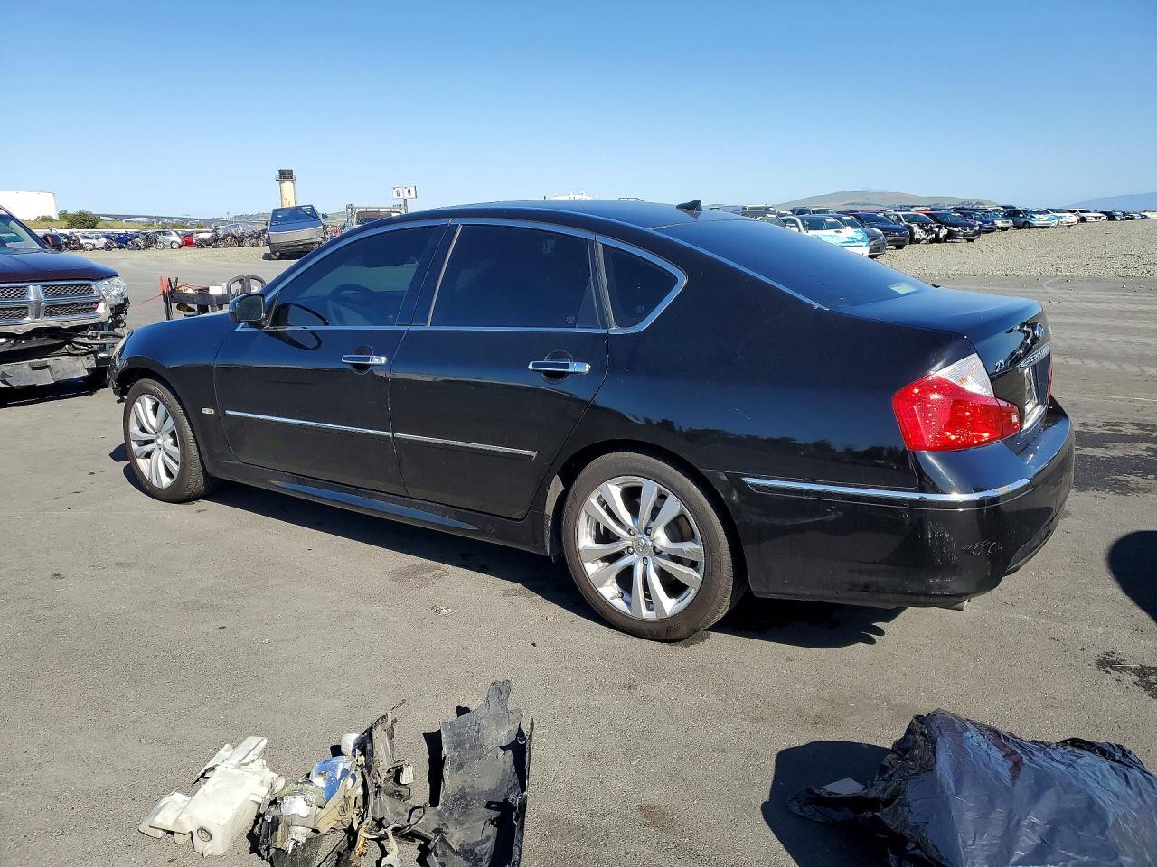 2010 Infiniti M35 Base - Image 2