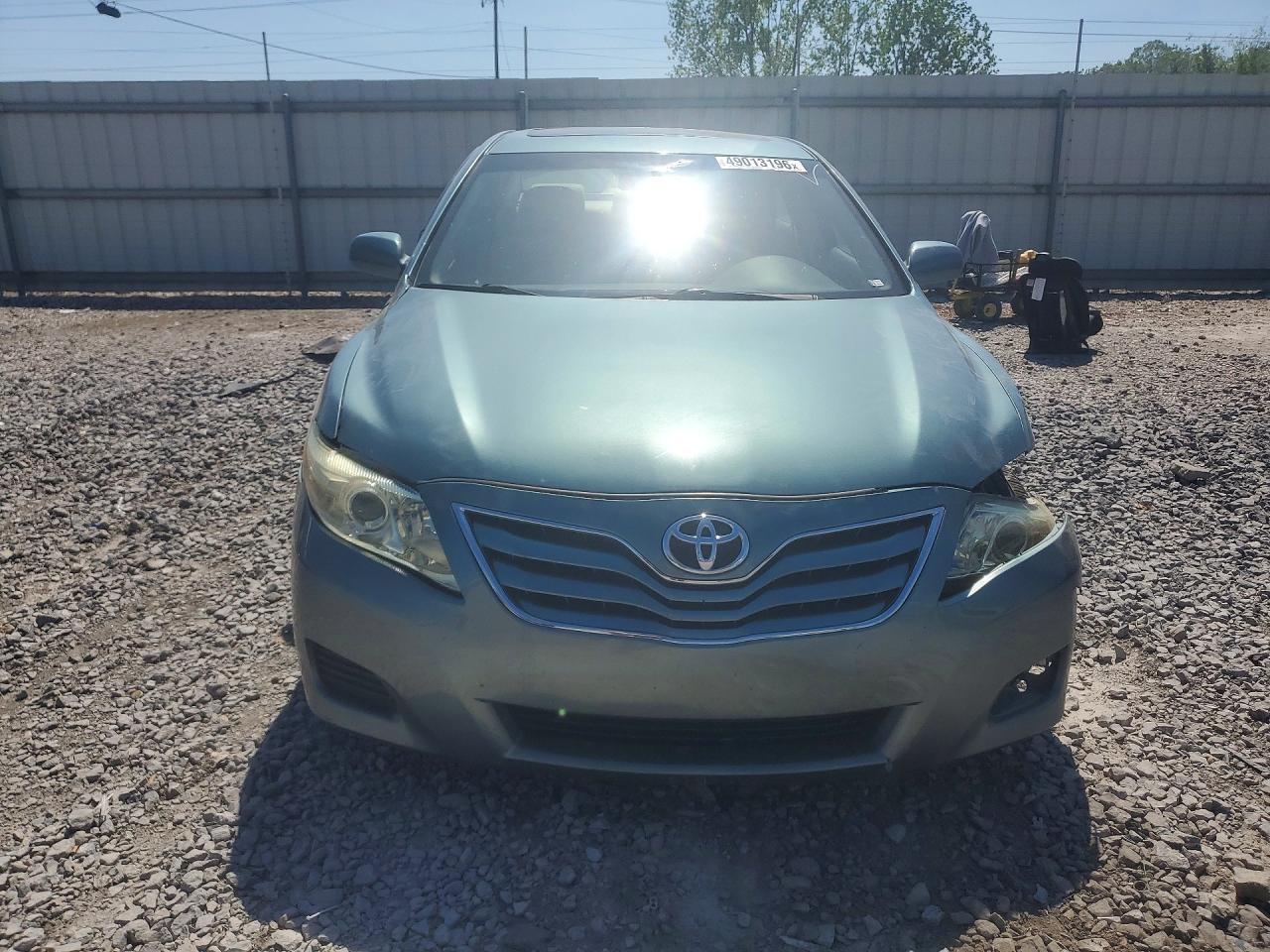 2010 Toyota Camry Le - Фото 5