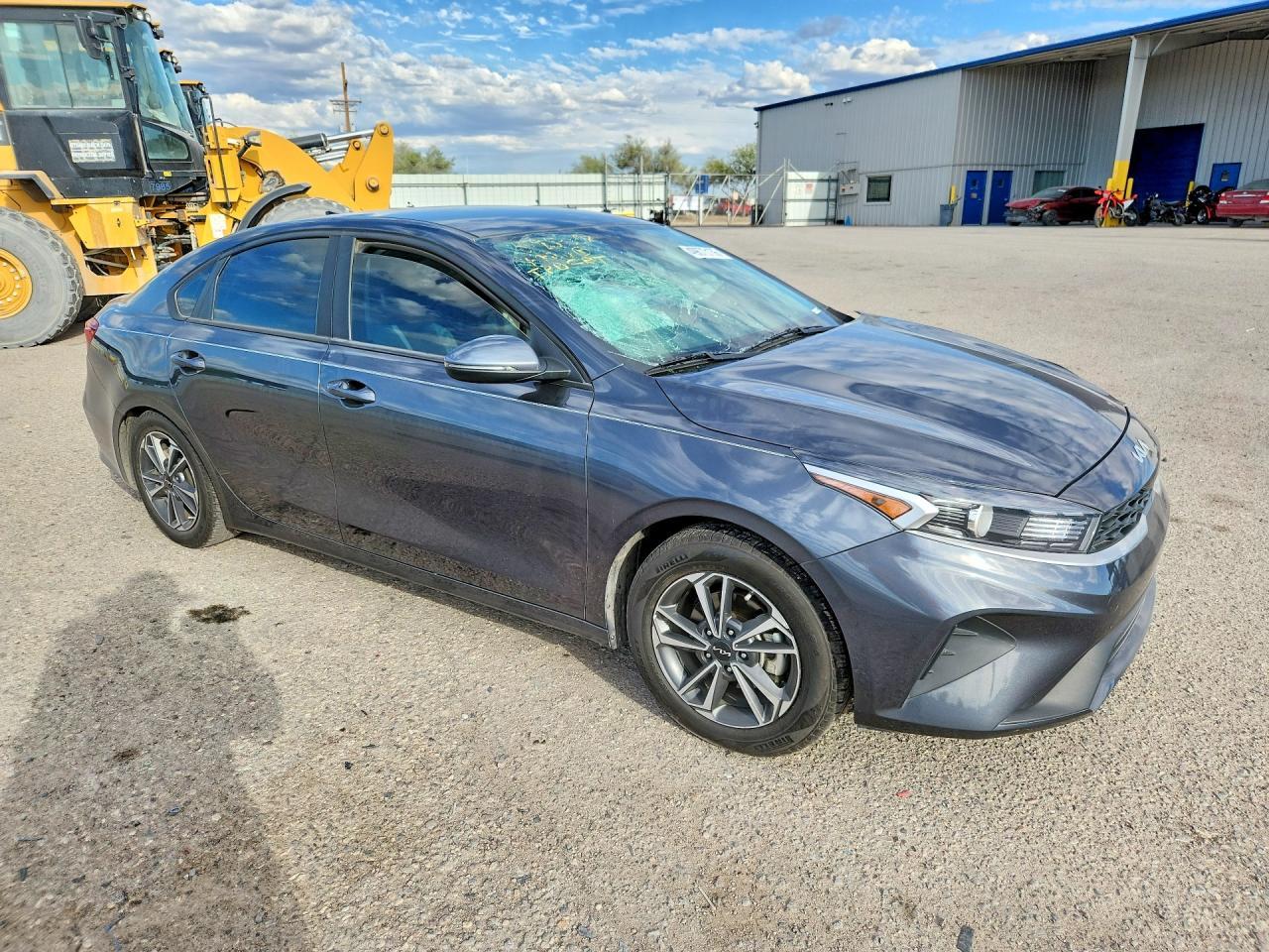 2023 Kia Forte Lxs - Image 4