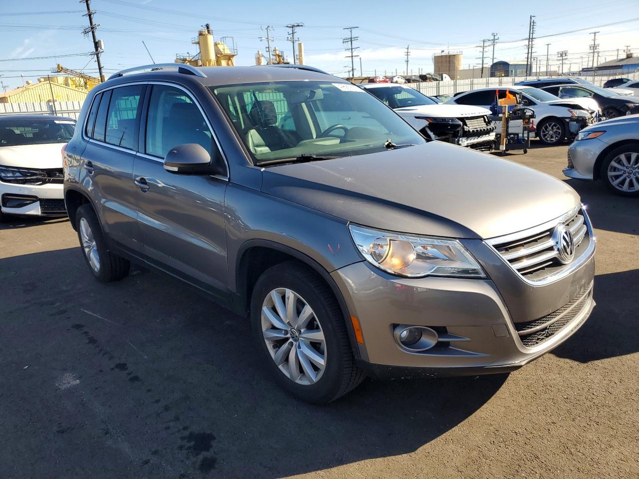 2011 Volkswagen Tiguan S - Image 4