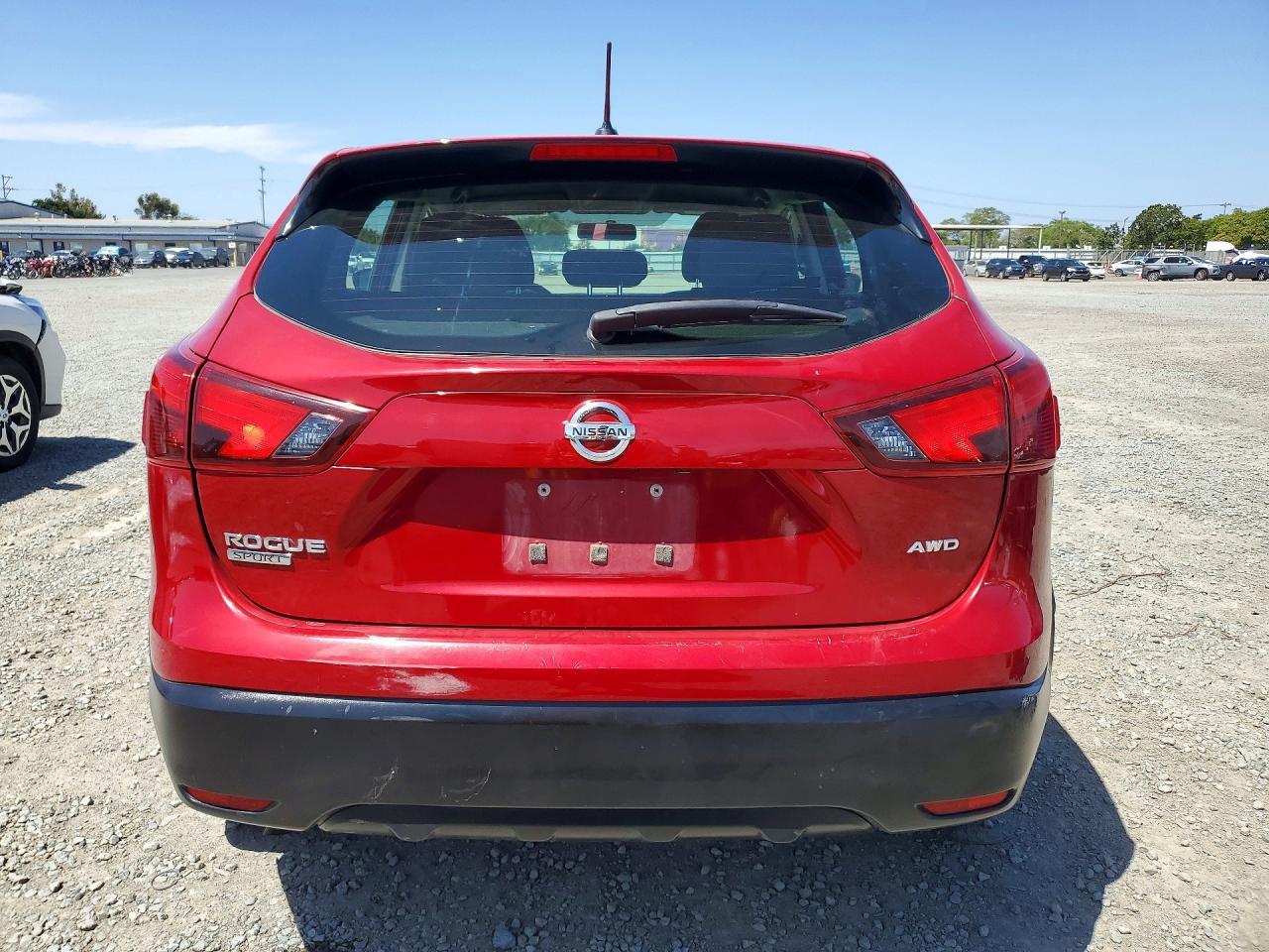 2018 Nissan Rogue Sport S - Image 6