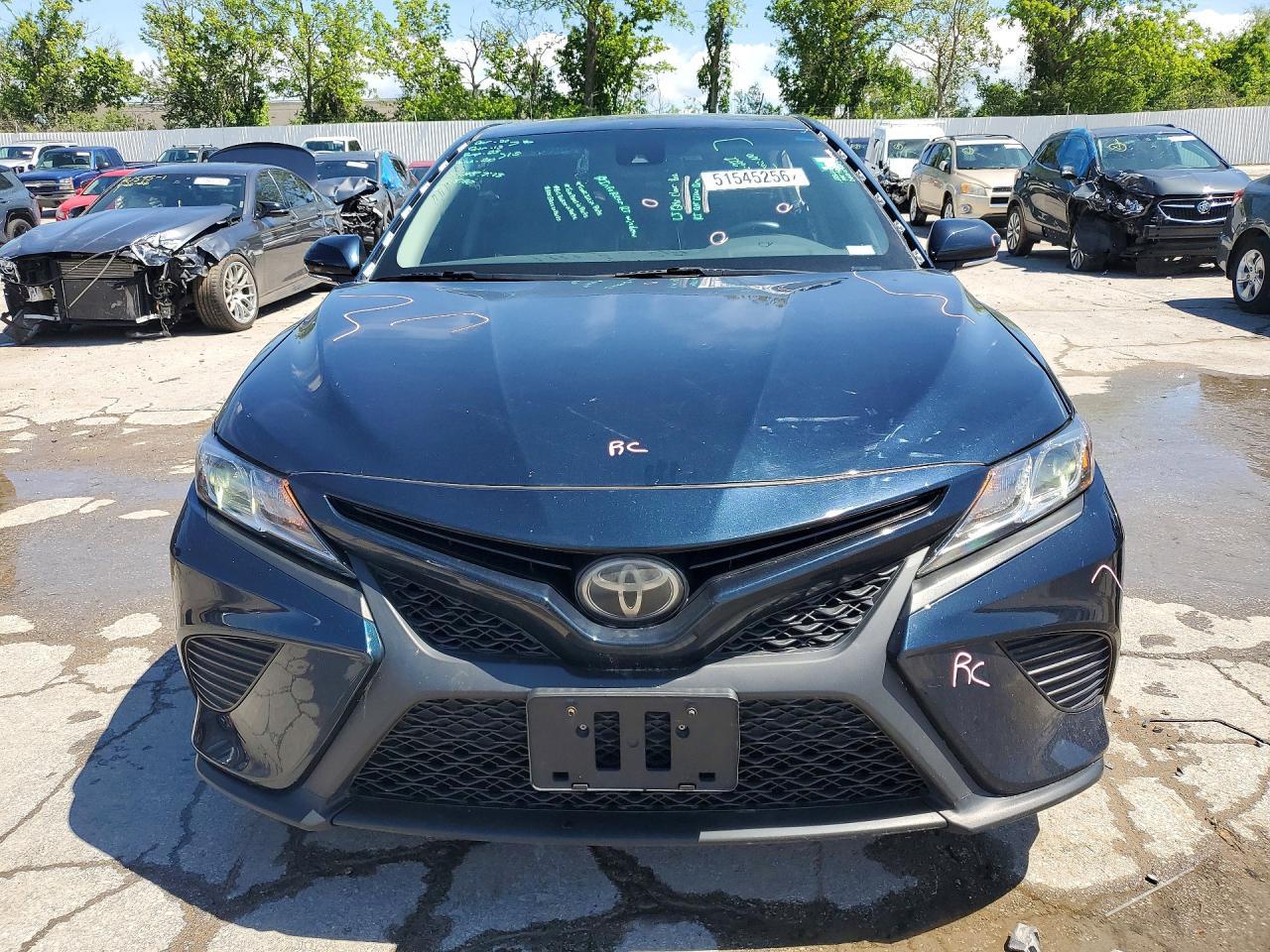 2018 Toyota Camry Se - Image 5