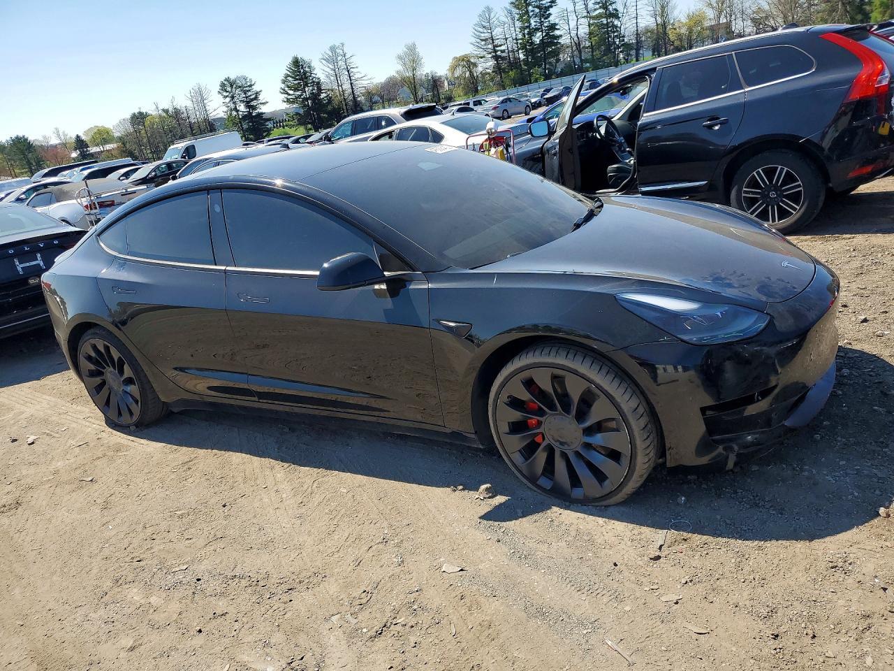 2023 Tesla Model 3 - Фото 4