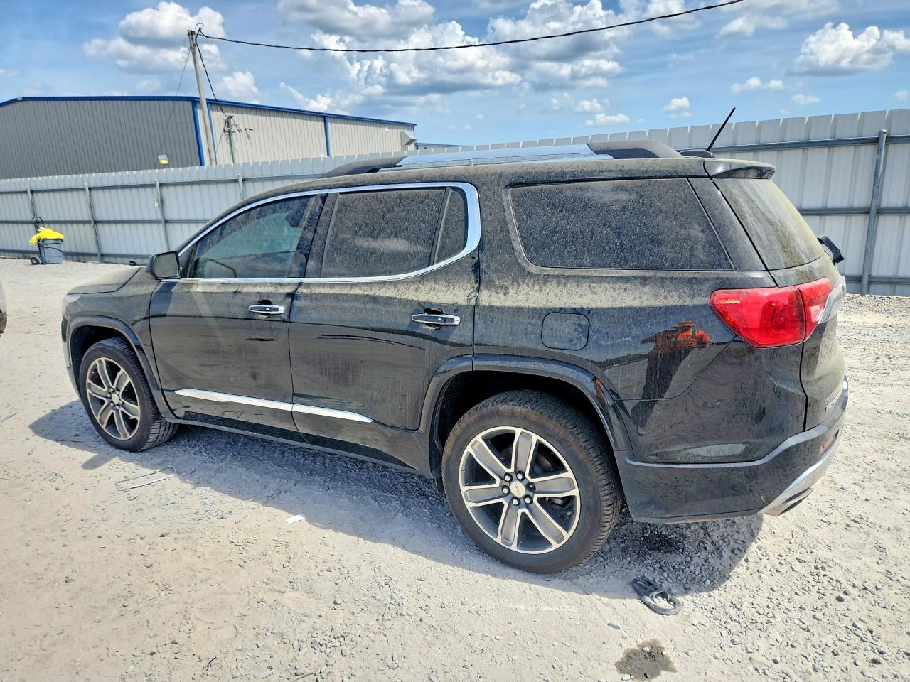 2019 GMC Acadia Denali - Image 2