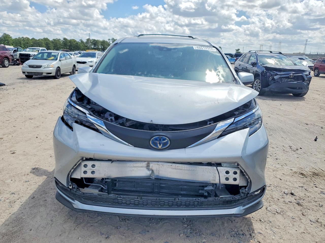 2025 Toyota Sienna Xle 8-Passenger - Фото 5