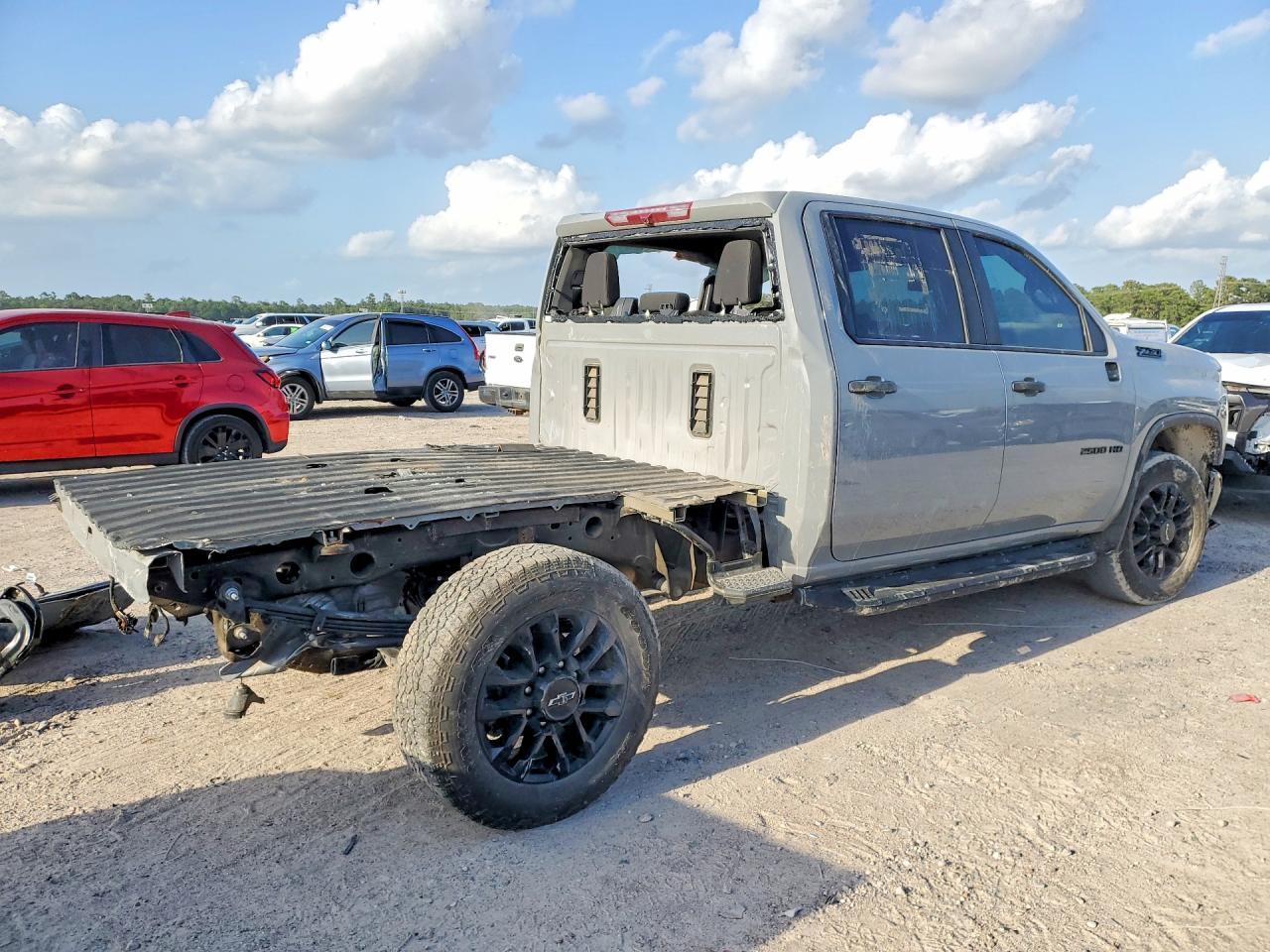 2025 Chevrolet Silverado K2500 Custom - Фото 3