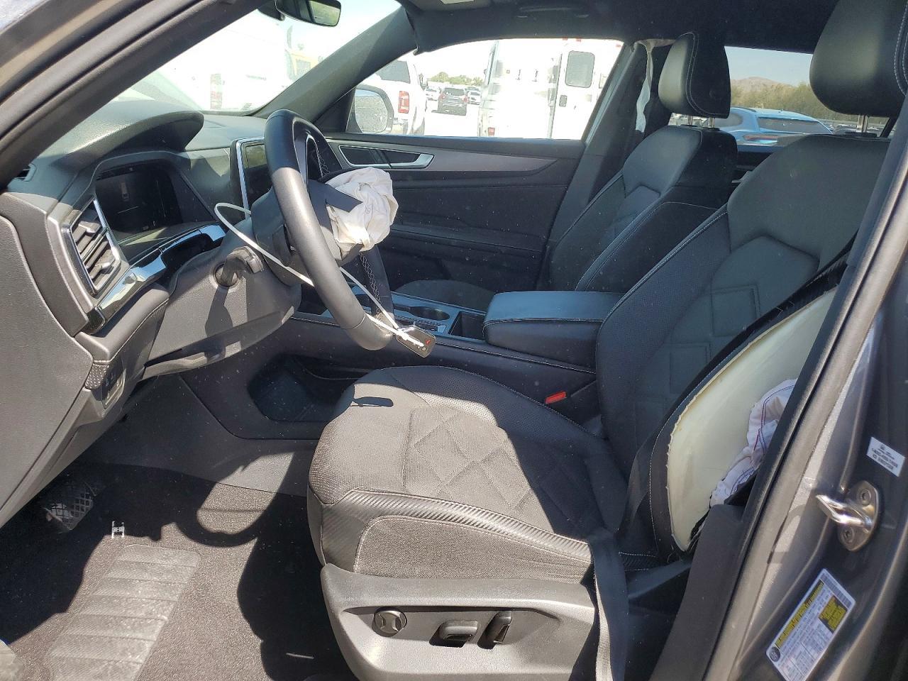 2024 Volkswagen Atlas Cross Sport Sel Premium R-Line - Image 7