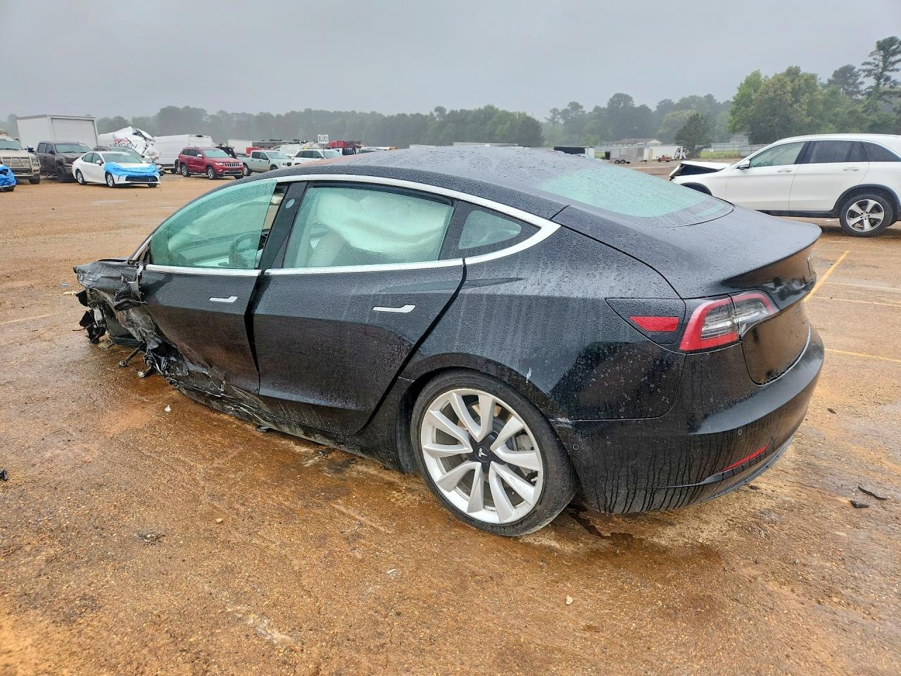 2018 Tesla Model 3 - Image 2
