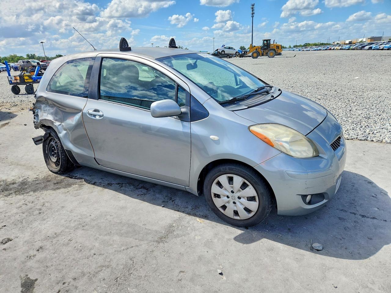 2011 Toyota Yaris Base - Image 4
