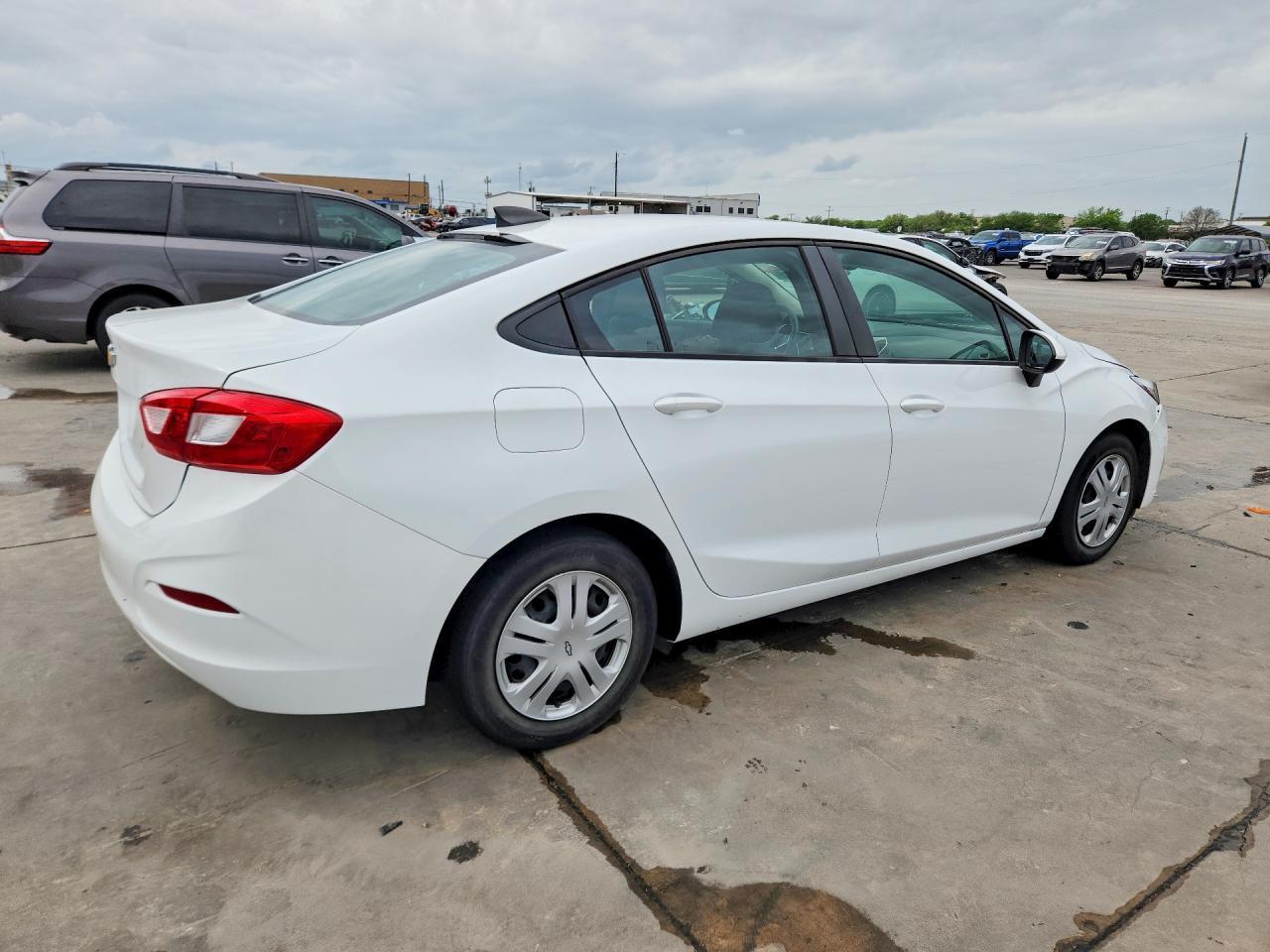 2017 Chevrolet Cruze Ls - Фото 3